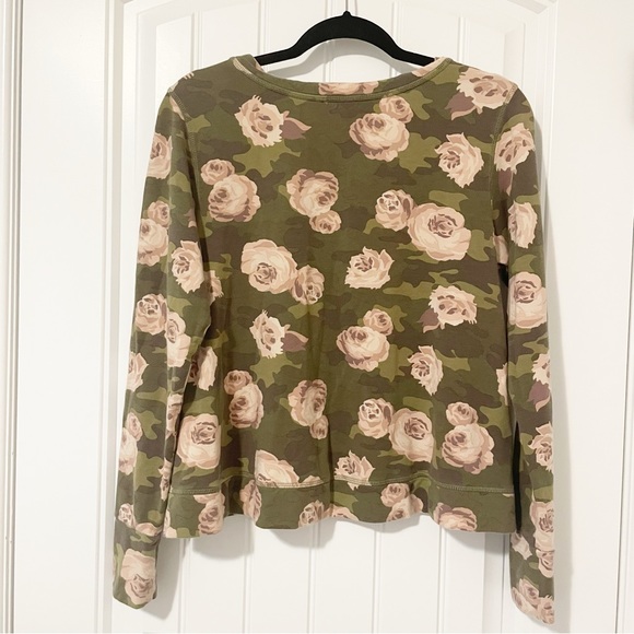 Stella & Dot Crush It Pullover in Green and Pink Camo Rose Pattern Size Large - Picture 5 of 12